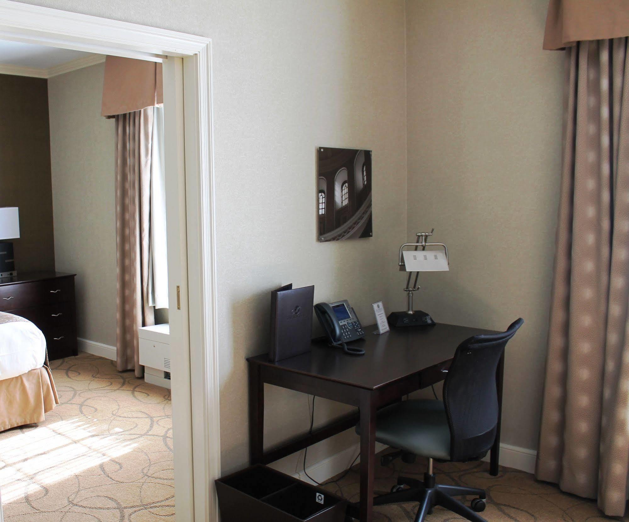 The Marcum Hotel & Conference Center Oxford Eksteriør billede
